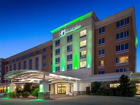 okc hotels near airport